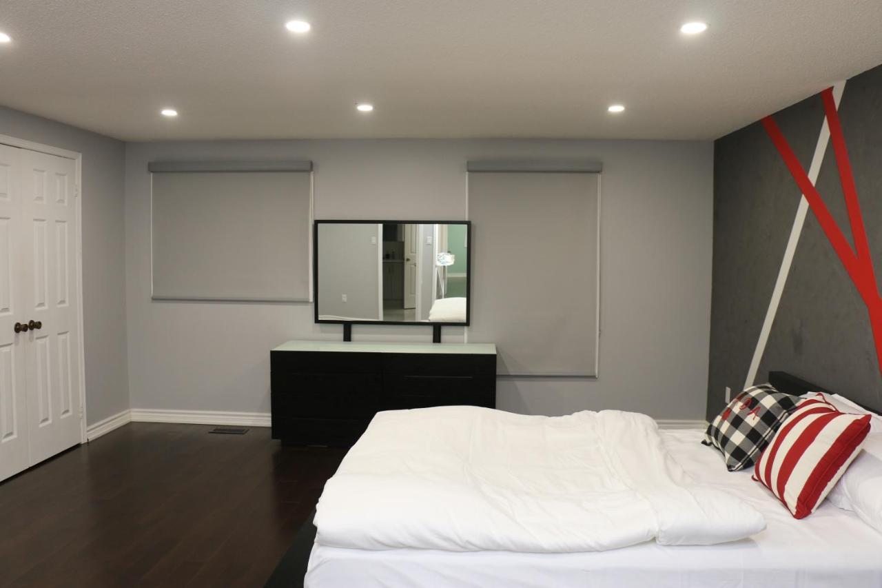 Quiet And Contemporary Home Маркем Екстер'єр фото