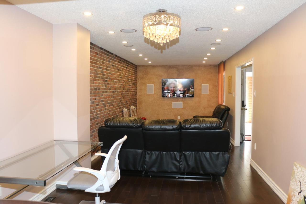 Quiet And Contemporary Home Маркем Екстер'єр фото